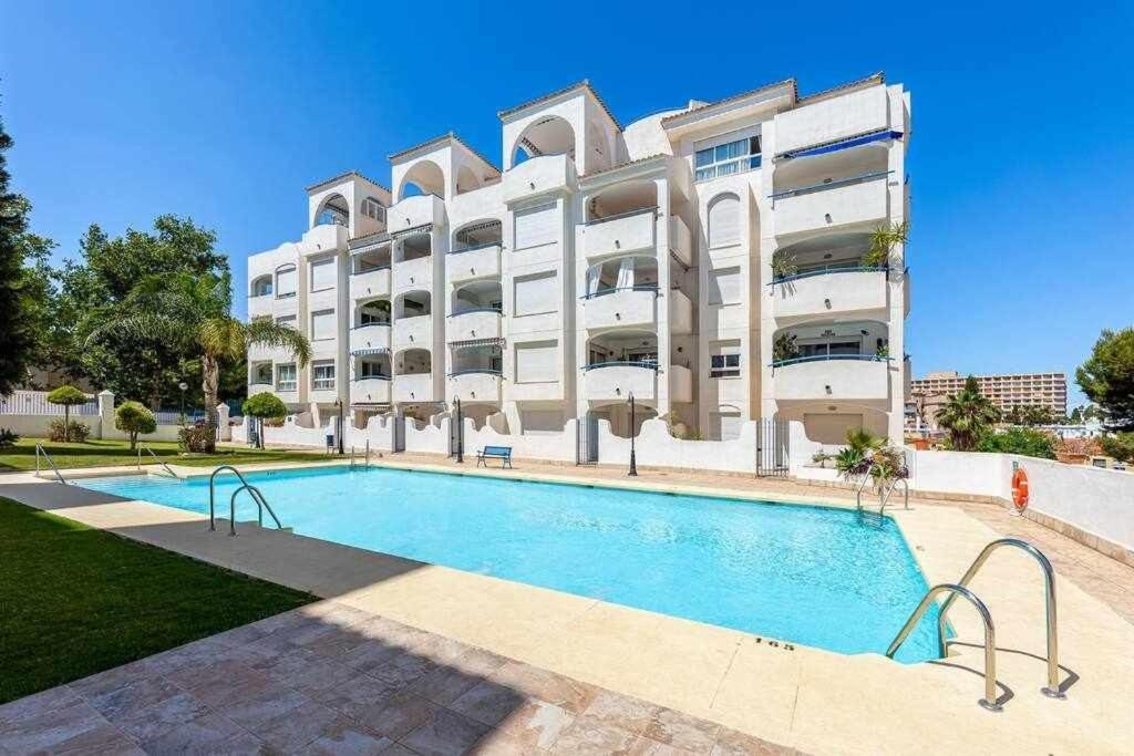 Apartment 797 Rentals- Hermoso 4 En Benalmádena